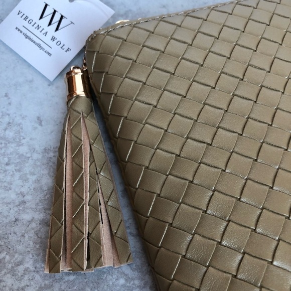 Virginia Wolf NYC Mimi Woven Metallic Gold Faux Leather Clutch Pouch - Picture 2 of 10